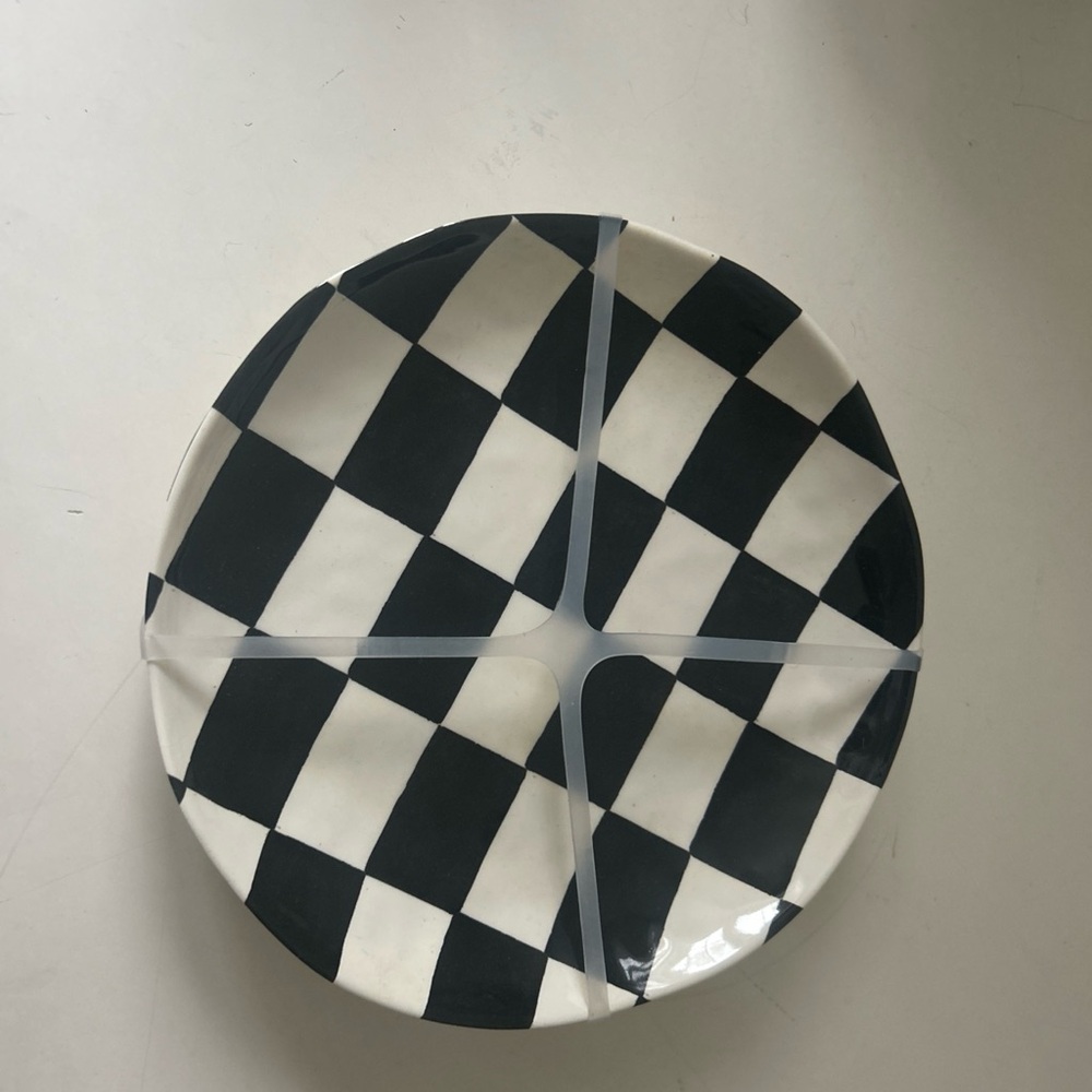 Black & White Checkered Melamine Salad Plates Set of 4 NEW